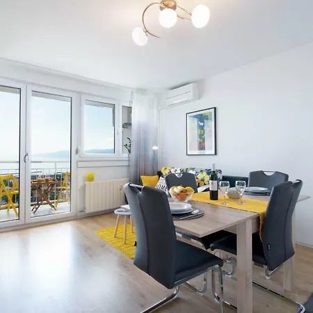 Apartman Sunset Violin *