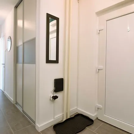 Sunset Violin Apartment